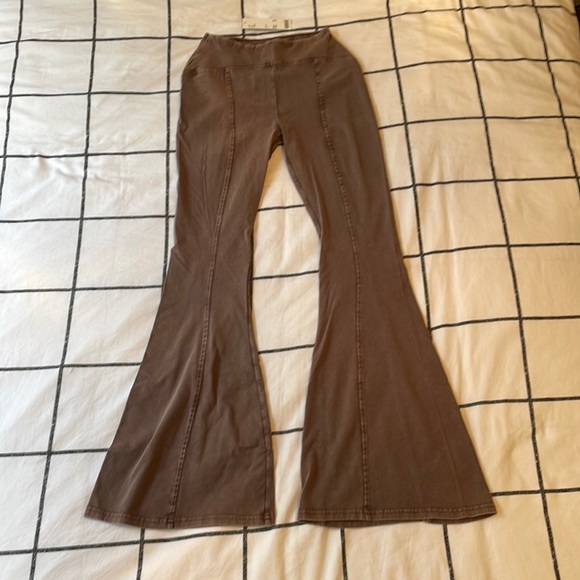 Urban Outfitters Aria Seamed Flare Pant in Brown, Size S - Picture 1 of 6